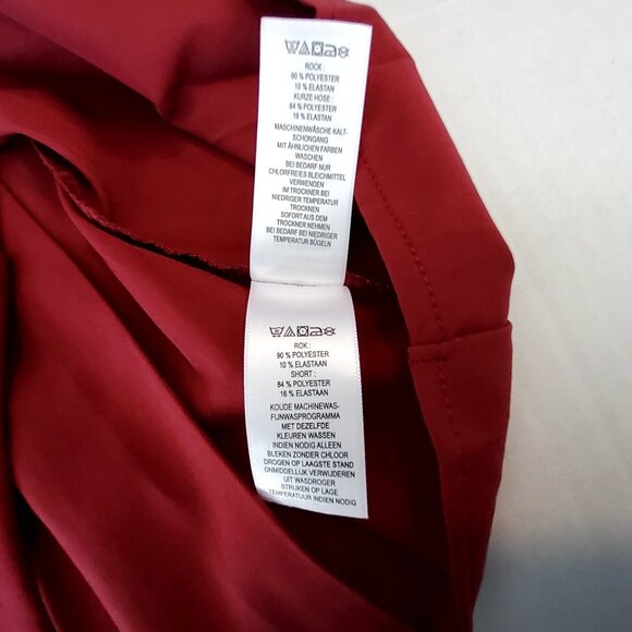 Tommy Bahama Everyday Active Red Pleated Skirt With Attached Shorts Size L - Picture 11 of 11